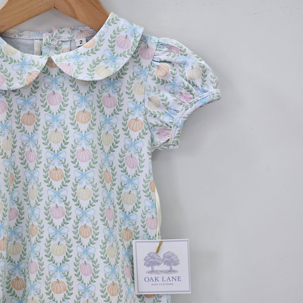 Short Sleeve Dress in Bow Pumpkin Print